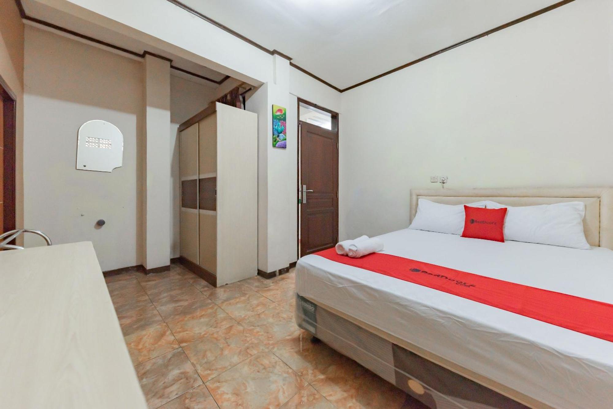 Reddoorz Near Cikole Lembang Exterior foto